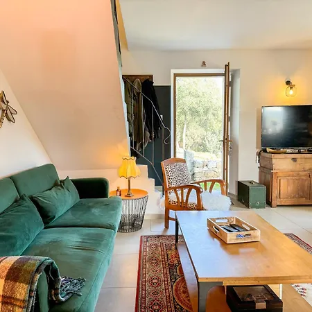 Maison De Campagne, Deux Chambres, Vue Sur Les Montagnes