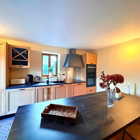 Maison De Campagne, Deux Chambres, Vue Sur Les Montagnes *